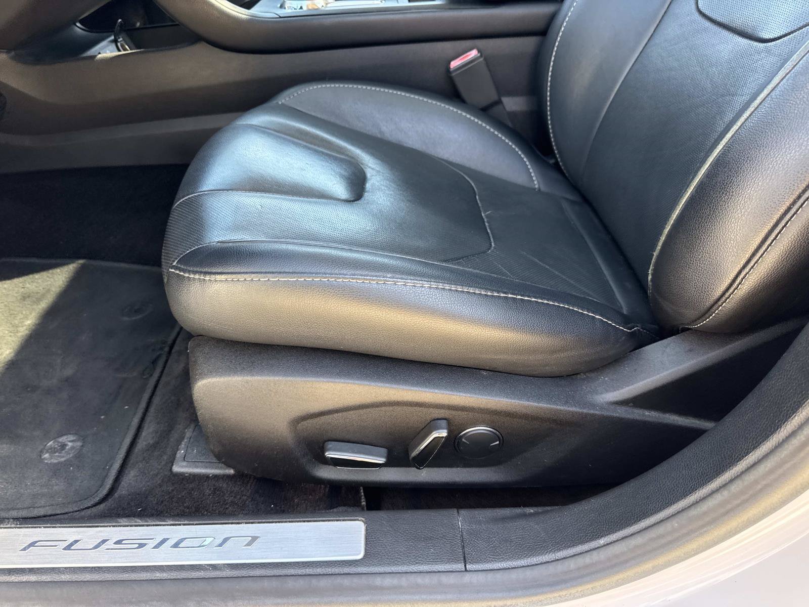 Used 2017 Ford Fusion Titanium FWD image 16
