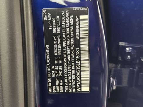 Certified 2025 Porsche Macan image 22