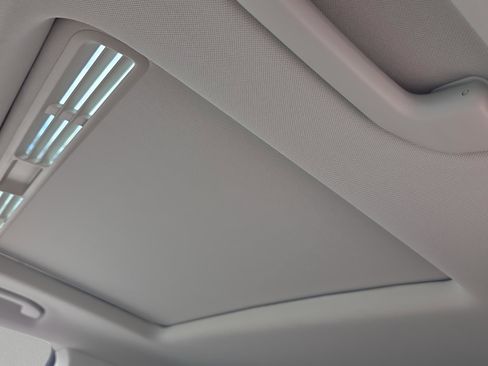 Used 2025 Mercedes-Benz GLE 450e 4MATIC w/ Winter Package image 24