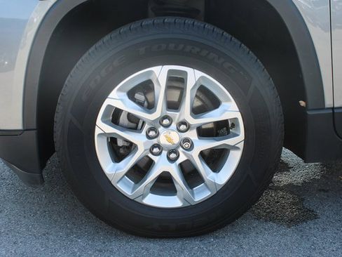 Used 2020 Chevrolet Traverse LS image 39