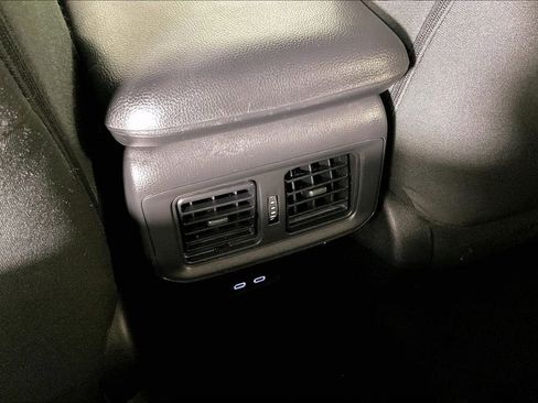 Used 2024 Toyota RAV4 SE image 33