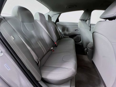 Certified 2025 Hyundai Elantra Sport image 25