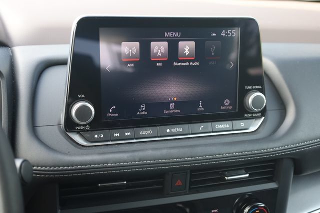 Used 2023 Nissan Rogue SV AWD/4WD image 19