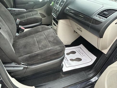 Used 2013 Dodge Grand Caravan SE FWD image 12