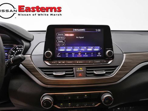 Used 2023 Nissan Altima 2.5 SV FWD image 12