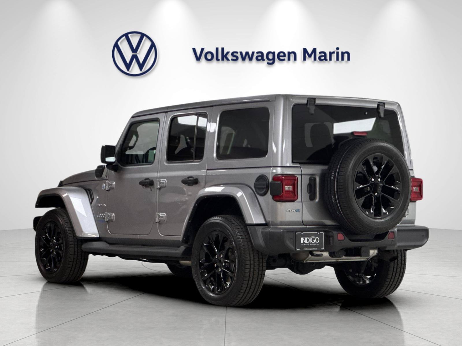 Used 2021 Jeep Wrangler Unlimited Sahara w/ Cold Weather Group AWD/4WD image 3