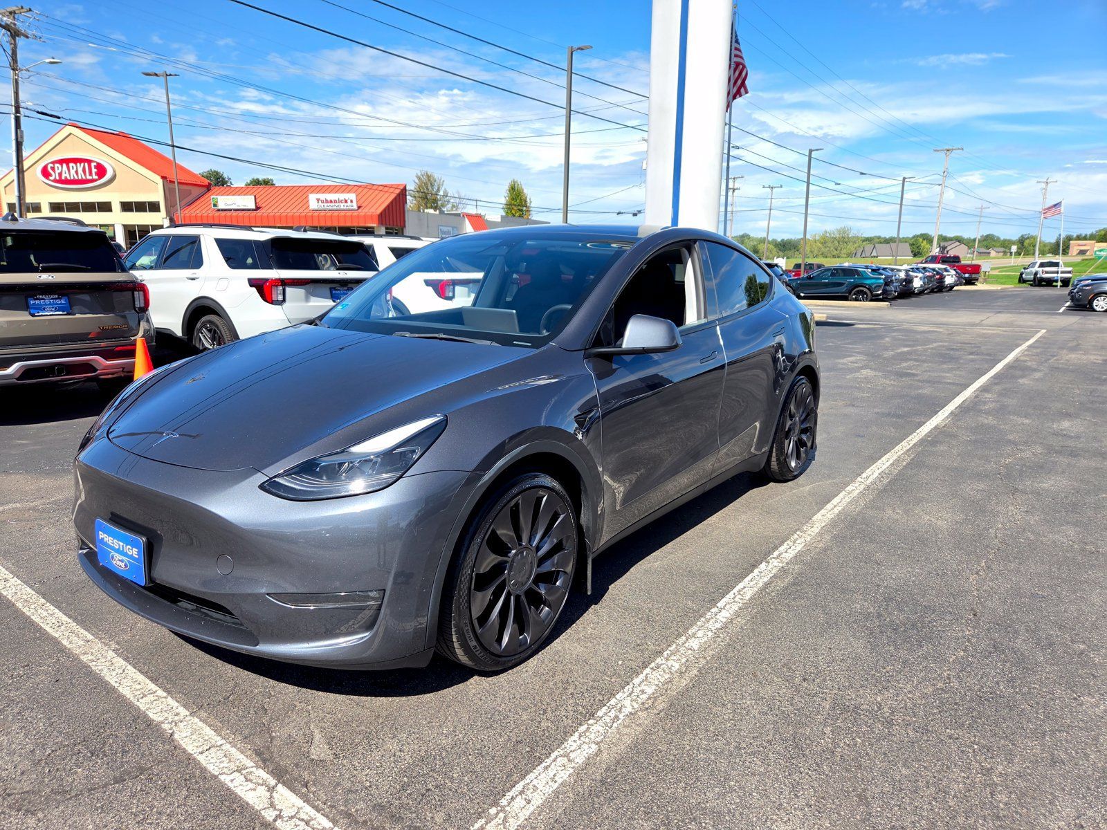 Used 2023 Tesla Model Y Performance AWD/4WD image 8