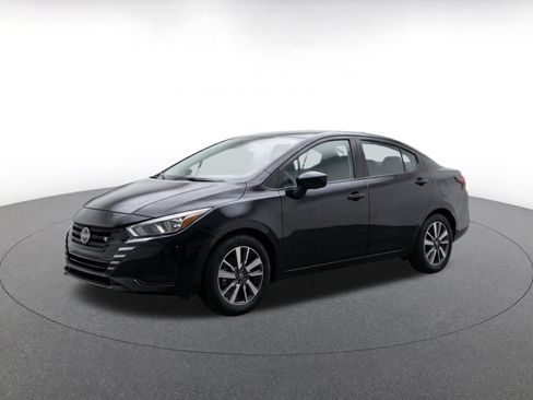 Used 2025 Nissan Versa SV FWD image 3