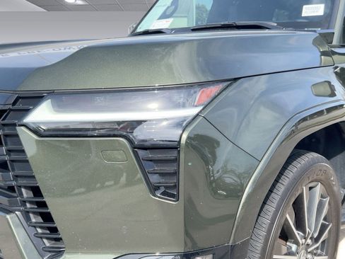 Used 2024 Lexus GX 550 w/ Cold Area Package image 11