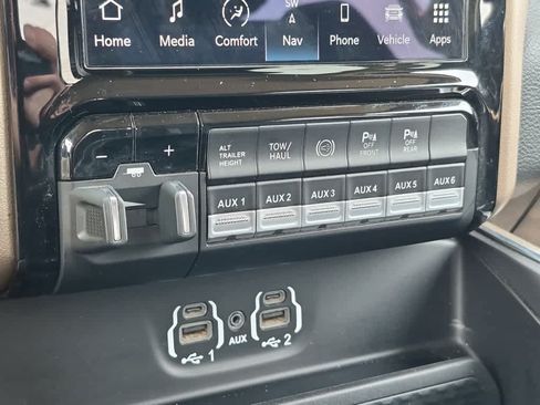 Used 2022 RAM 3500 Laramie AWD/4WD image 14