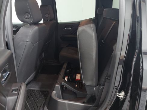 Used 2023 Chevrolet Colorado LT w/ Advanced Trailering Package AWD/4WD image 14