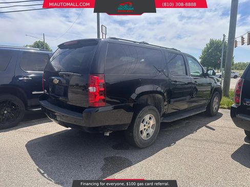 Used 2013 Chevrolet Suburban LT AWD/4WD image 4