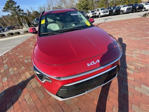 Used 2024 Kia Niro EX image 26