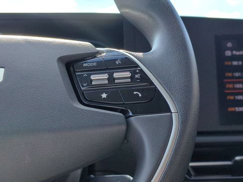 Used 2025 Kia Niro LX FWD image 21