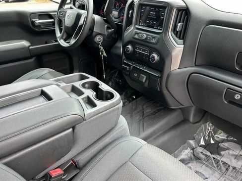 Used 2019 Chevrolet Silverado 1500 Custom Trail Boss w/ Custom Convenience Package AWD/4WD image 15