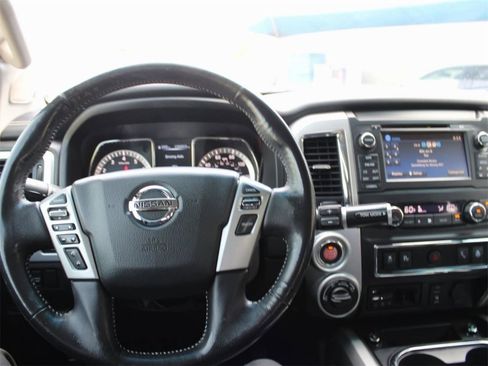 Used 2018 Nissan Titan PRO-4X w/ Pro-4x Convenience Package image 29