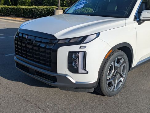 Used 2024 Hyundai Palisade SEL w/ Premium Package FWD image 9