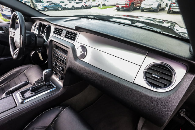 Used 2014 Ford Mustang Premium RWD image 43