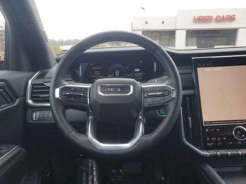 Used 2024 GMC Acadia Elevation image 15