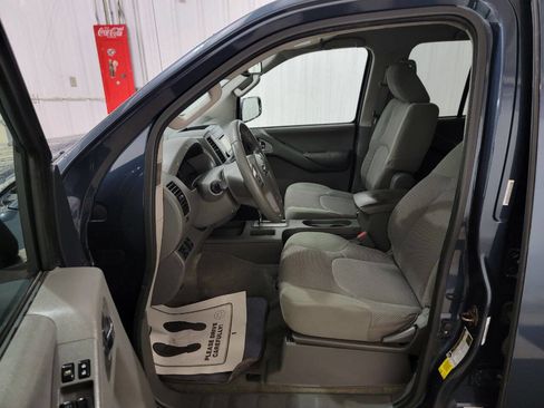 Used 2014 Nissan Frontier SV w/ SV Value Truck Package image 12