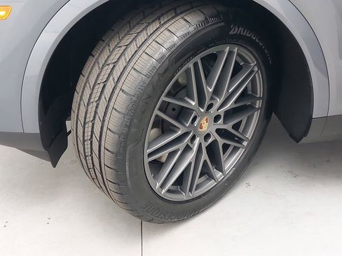 New 2026 Porsche Cayenne Coupe image 35