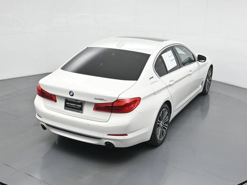 Used 2019 BMW 530e w/ Convenience Package RWD image 41