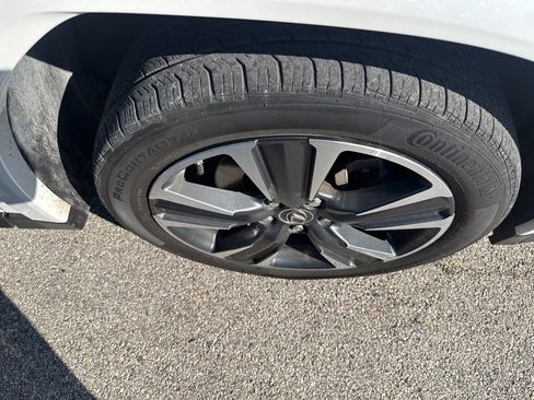 Used 2022 Lexus UX 200 w/ Premium Package image 4