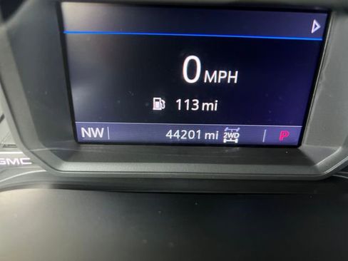 Used 2022 GMC Sierra 1500 SLE image 22