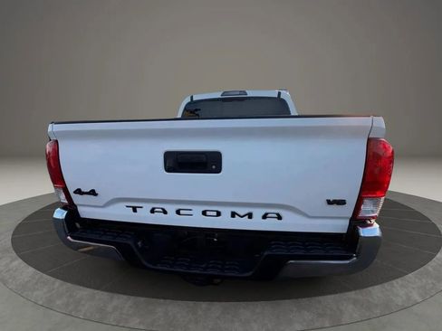 Used 2017 Toyota Tacoma SR5 image 6