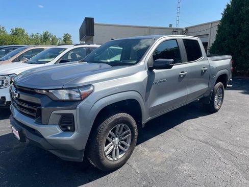 Used 2024 Chevrolet Colorado LT w/ LT Convenience Package RWD image 6