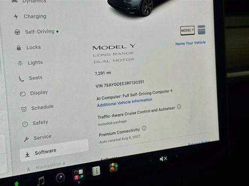 Used 2024 Tesla Model Y Long Range AWD/4WD image 12