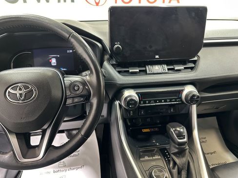 Used 2023 Toyota RAV4 XLE Premium image 27