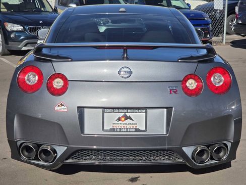 Used 2009 Nissan GT-R Premium image 5