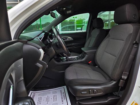 Used 2022 Chevrolet Traverse LT w/ Midnight/Sport Edition image 12