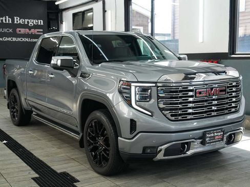 Used 2023 GMC Sierra 1500 Denali w/ Denali Reserve Package AWD/4WD image 3
