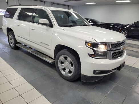 Used 2016 Chevrolet Suburban LT w/ LT Signature Package image 9