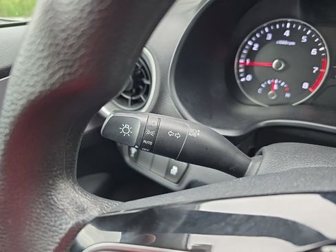 Used 2024 Kia Forte LXS FWD image 17