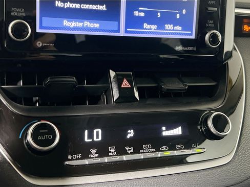 Used 2022 Toyota Corolla LE FWD image 25
