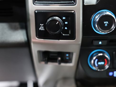 Used 2018 Ford F250 Lariat w/ Lariat Value Package image 46