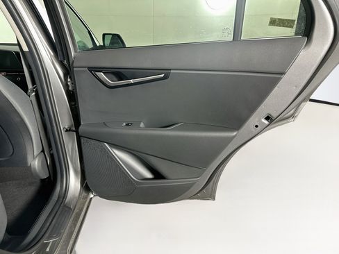 Used 2026 Kia Niro LX FWD image 28