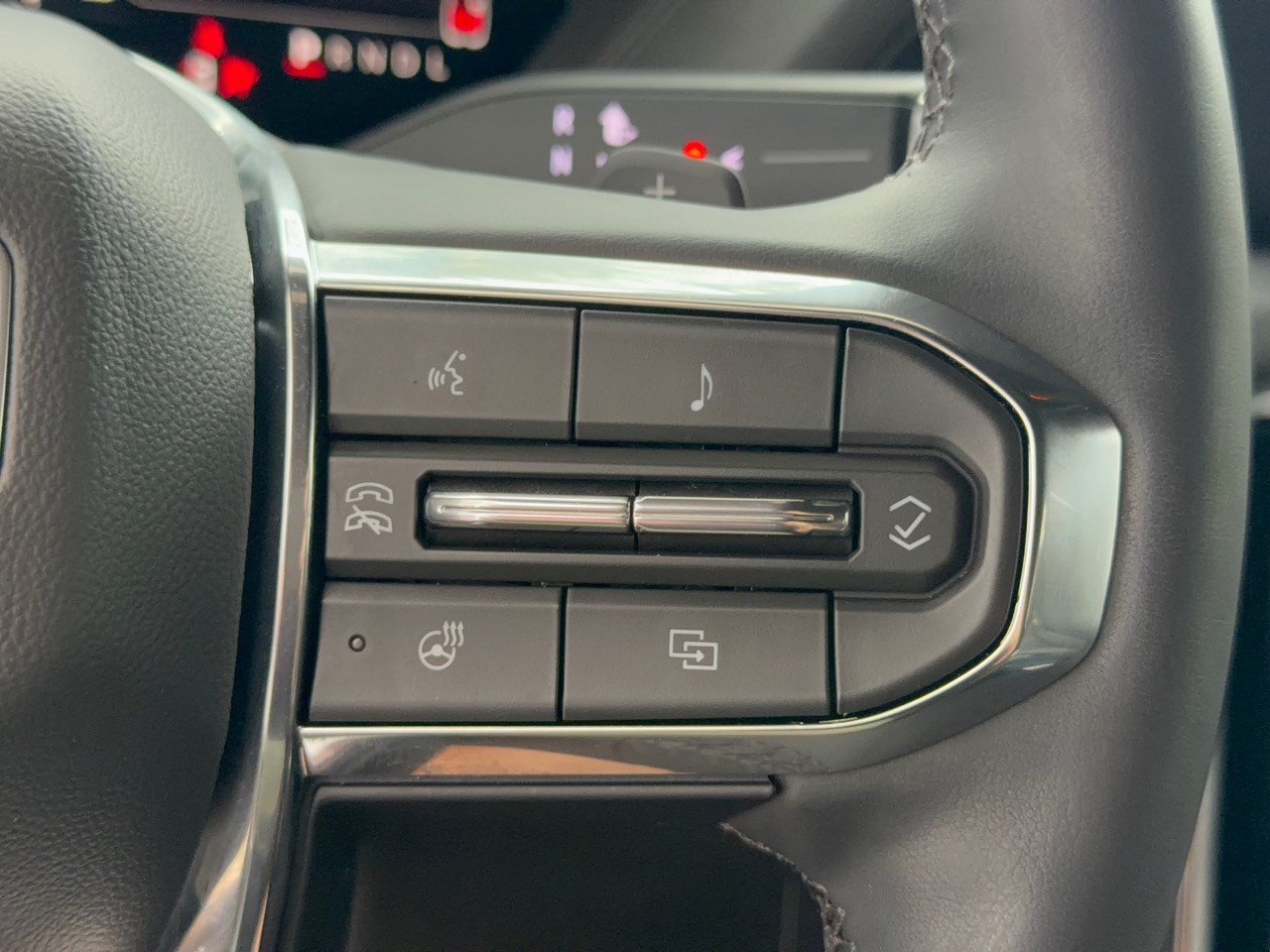 Used 2026 GMC Yukon Denali AWD/4WD image 19