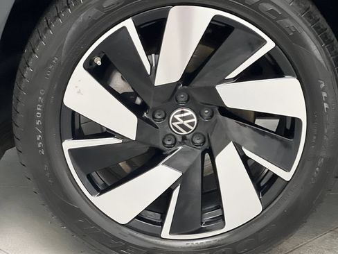 Used 2024 Volkswagen Atlas Cross Sport SE AWD/4WD image 70