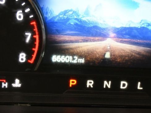 Used 2021 Ford Explorer XLT w/ Equipment Group 202A AWD/4WD image 10