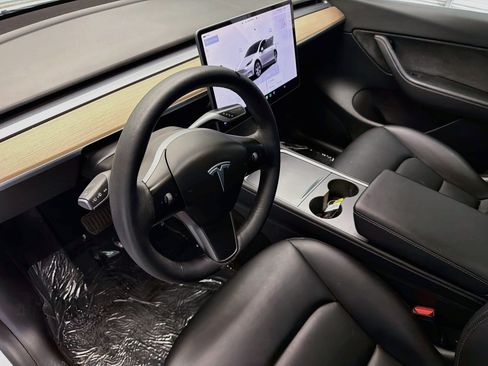Used 2022 Tesla Model Y Long Range AWD/4WD image 7
