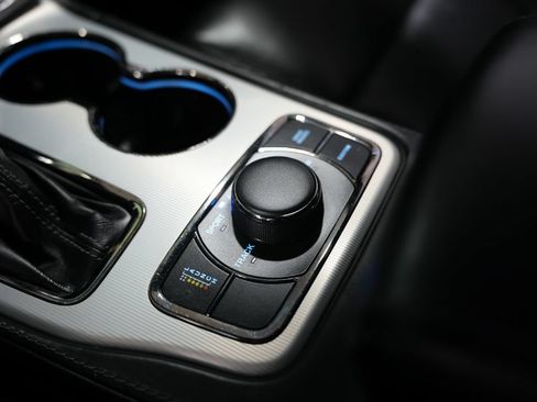 Used 2018 Jeep Grand Cherokee Trackhawk AWD/4WD image 19