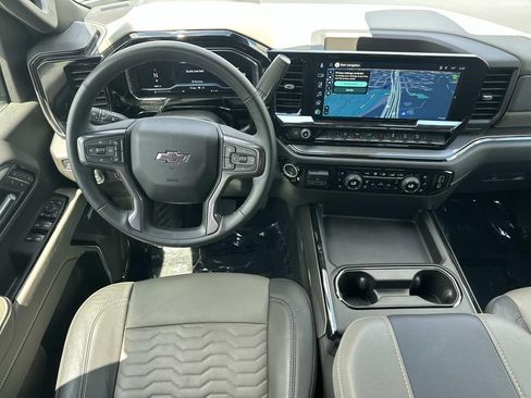 Used 2025 Chevrolet Silverado 2500 ZR2 w/ Technology Package AWD/4WD image 18