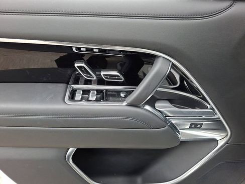 Used 2023 Land Rover Range Rover SE image 13