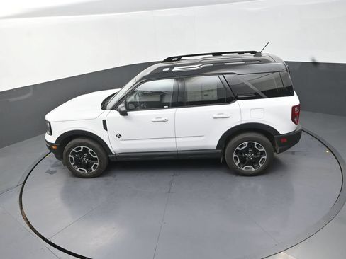 Used 2024 Ford Bronco Sport Outer Banks AWD/4WD image 18