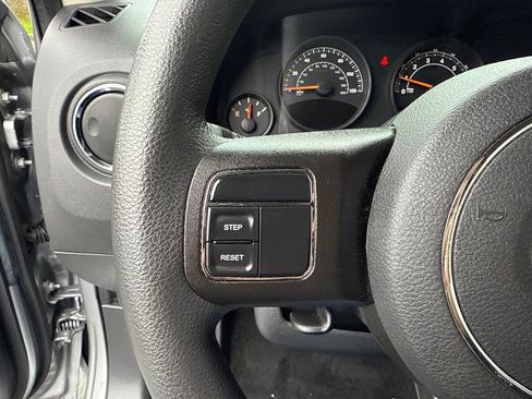 Used 2017 Jeep Patriot Sport image 26