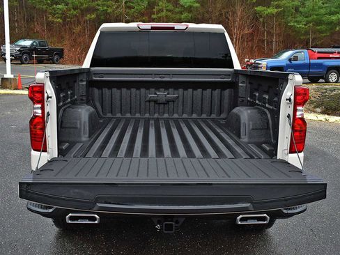 New 2026 Chevrolet Silverado 1500 Custom Trail Boss w/ LPO, Dark Essentials Package AWD/4WD image 8
